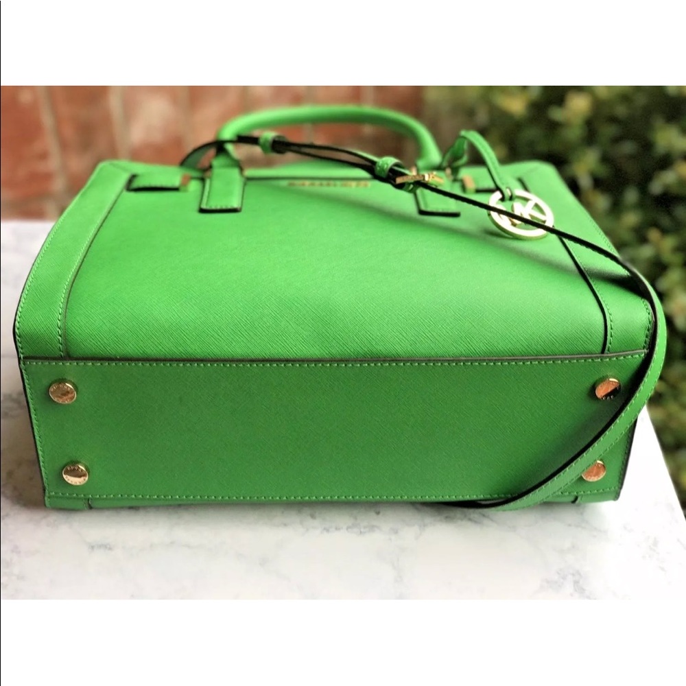 Authentic Michael Kors medium dillon handbag - Picture 5 of 8